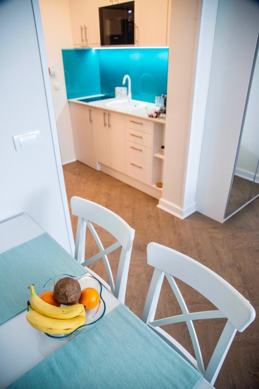 Drop In Apartment *