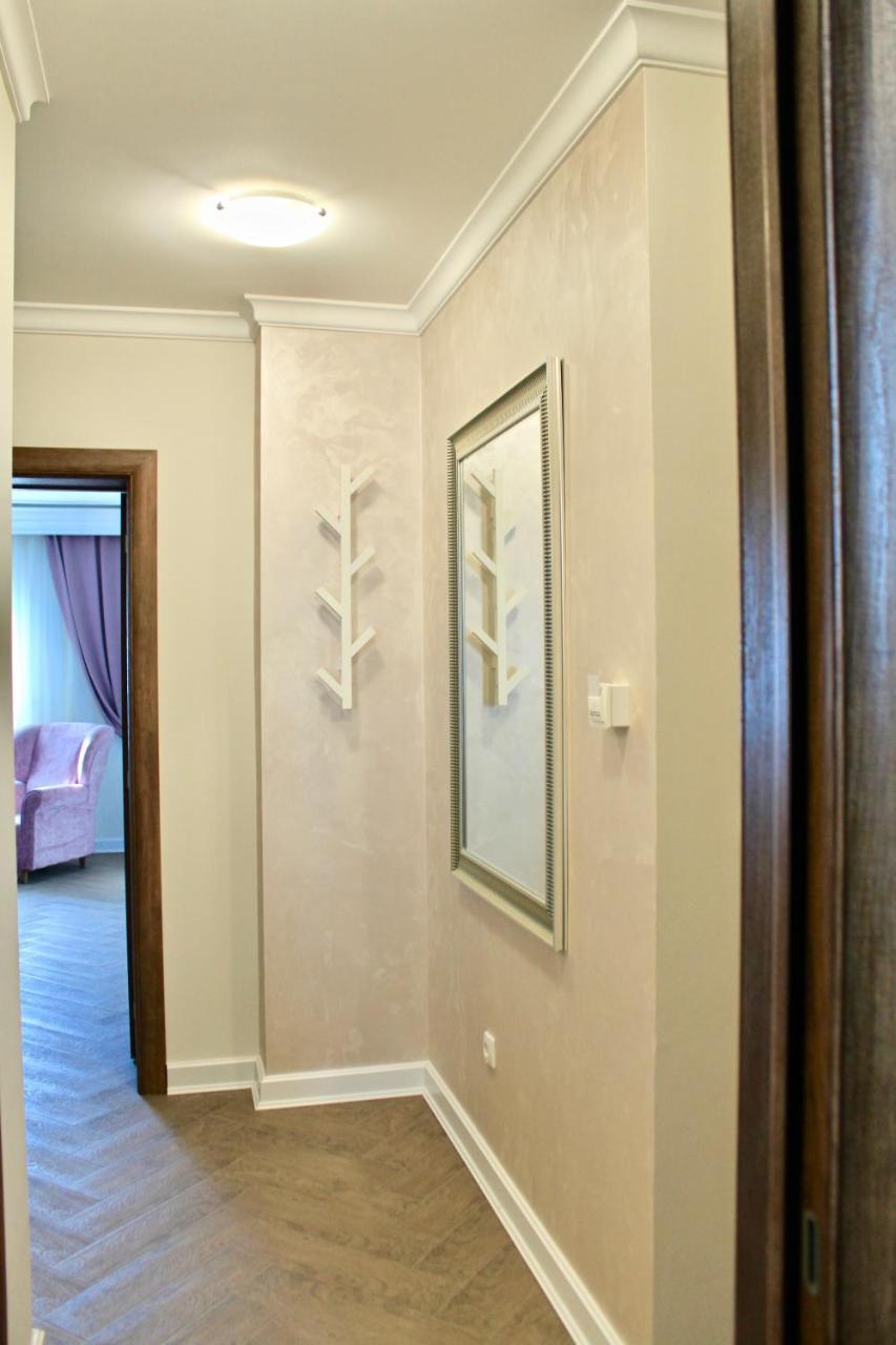 Drop In Apartment *